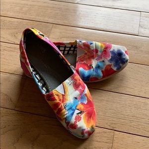 TOMS floral shoes